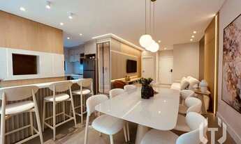 Imagem 5: Showroom mobiliado e decorado com 3 suítes na Meia Praia