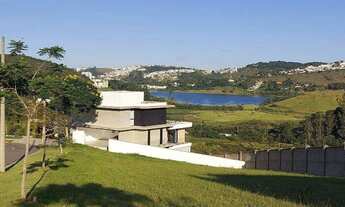 Imagem: Terreno com vista parcial da represa de