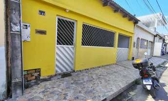 Imagem 2: Casa à Venda no Conjunto Nova Cidade – Ampla, Coberta e Documentada!- 2 Quartos - 1 Suite