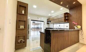 Imagem 5: Casa Duplex com 4 suítes no Morada dos Pássaros com quintal e com o menor preço do condomí