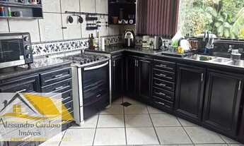 Imagem 7: Vendo casa de alto padrão com piscina e sauna no Centro de Friburgo