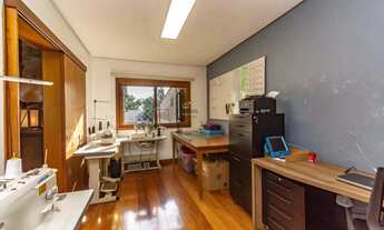 Imagem 6: Casa à venda em Porto Alegre, Vila Jardim, com 4 quartos, 250.00m²