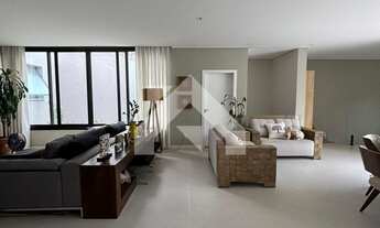 Imagem 3: Casa em Alphaville: 3 Suítes, 5 Banheiros, 326m² à Venda