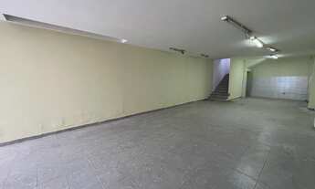 Imagem 5: Galpão disponível para locação na rua paralela com a Av. Leão Dourado