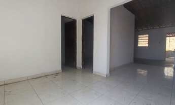 Imagem 6: Casa nas Rendeiras, perto da avenida principal, escriturada, ótima localização