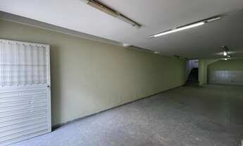 Imagem 4: Galpão disponível para locação na rua paralela com a Av. Leão Dourado