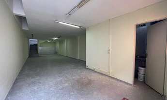 Imagem 3: Galpão disponível para locação na rua paralela com a Av. Leão Dourado