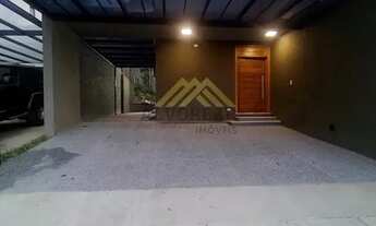 Imagem 2: Sobrado em condominio com vista de frente pra a pedra grande