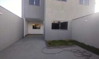 Imagem: Casa enorme com 3 quartos sendo uma suíte