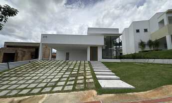 Imagem 3: Casa de Alto Padrão com 3 Suítes, Hidromassagem e Piscina no Condomínio Gran Royalle em Be