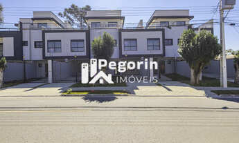 Imagem: Casa sobrado no bairro Cajuru, em Curitiba-PR