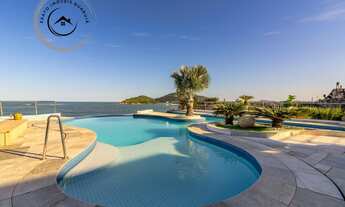 Imagem 7: Casa Alto Padrão - Frente Total para o Mar: Luxo, Design e Natureza Integrada