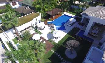 Imagem 2: Casa Alto Padrão de 07 dormitórios no Condomínio Acapulco