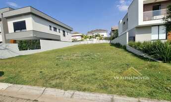 Imagem: Terreno plano, 420M² de Área Construída