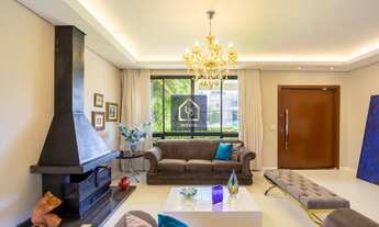 Imagem 2: Casa Alto Padrão em Condomínio Fechado com 3 suítes. São 550m² privativos por R$ 3.800.000