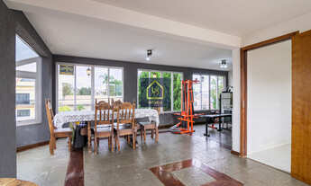 Imagem 7: Casa com 4 dormitórios (1 suíte) à venda. São 320 m² privativos por R$ 1.416.000 no bairro