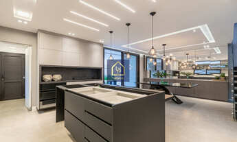 Imagem 6: Sobrado Triplex Alto Padrão com 4 dormitórios à venda. São 290 m² privativos por R$ 2.790