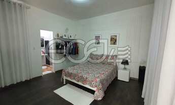 Imagem 5: Casa Padrão, 4 dormitórios na Rua Urquiza Leal