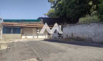 Imagem: Lote com escritório para locação no João