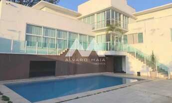 Imagem: Casa com 5 Quartos e 6 banheiros à Venda