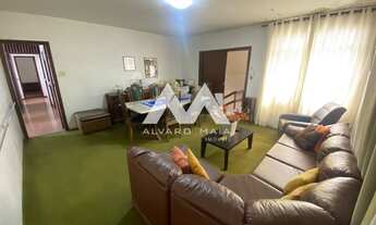 Imagem: Casa com 4 Quartos e 3 banheiros à Venda