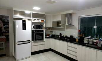 Imagem: Casa à venda no bairro Parque Flamengo