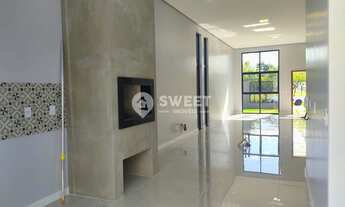 Imagem 5: Casa Nova de Alto Padrão com Piscina