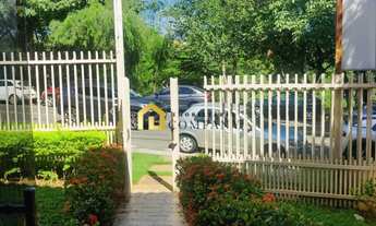 Imagem: Casa térrea na Av da pista de caminhada