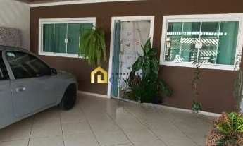 Imagem 2: Casa com dois quartos, sendo uma suíte e duas vagas coberta