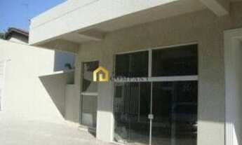 Imagem: Loja a venda, ao nível da rua, em baixo