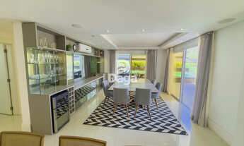 Imagem 2: Casa de Condomínio com 4 Quartos e 5 banheiros à Venda