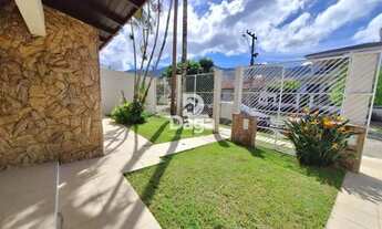 Imagem 2: Linda casa no bairro Parque São Jorge Itacorubi, 3 Dormitórios sendo 1 Suíte