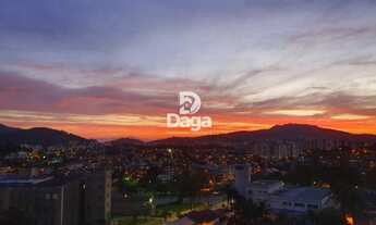 Imagem: Andar alto, sol da manhã e vista linda