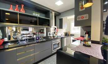 Imagem: 2 Dormitórios sendo 1 Suíte e com 2 Vagas