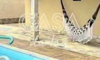 Imagem: Casa com 3 Quartos e Piscina, no bairro