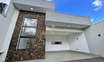 Imagem 2: Casa com piscina!