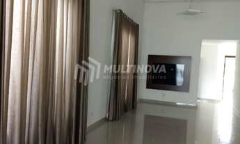 Imagem 2: Casa no Condomínio Recanto do Lago