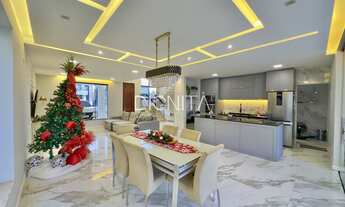 Imagem 2: Elegância Neoclássica no Alphaville – Sofisticação em Cada Detalhe