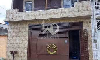 Imagem: Sobrado à venda no bairro Conjunto Habitacional