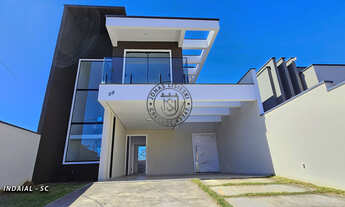 Imagem: Sobrado com Suíte e Amplo Terreno em Loteamento