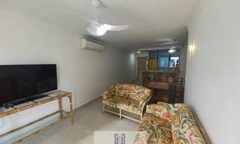 Imagem 7: Apartamento padrão com sacada, 3 dormitórios sendo 2 suítes, lado praia Enseada-Guarujá/SP