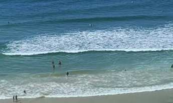 Imagem 1: Apartamento com vista lateral para o mar, 3 dormitórios sendo 1 suíte, frente mar na pra