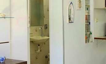 Imagem 6: Apartamento com acesso a sacada, 2 dormitórios climatizados sendo 1 suíte, na praia das AS