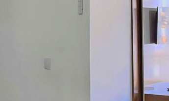 Imagem 6: Apartamento com sacada, 2 dormitórios sendo 1 suíte climatizada, lado bairro na praia da E