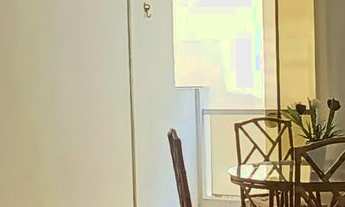 Imagem 3: Apartamento padrão com 2 dormitórios sendo um suíte com sacada lado praia na praia da Ense