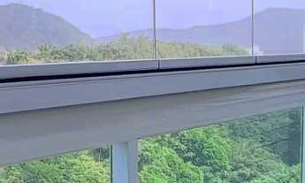 Imagem 2: Apartamento alto padrão com acesso a sacada gourmet, 2 dormitórios climatizados sendo 1 su