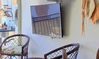 Imagem 4: Apartamento com acesso a sacada, 2 dormitórios climatizados sendo 1 suíte, na praia das AS