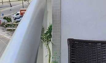 Imagem 2: Apartamento com acesso a sacada vista lateral mar, 2 dormitórios climatizados sendo 1 suít