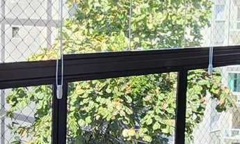 Imagem 7: Apartamento reformado com acesso a sacada envidraçada, 2 dormitórios climatizados sendo 1