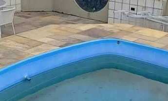 Imagem 3: Cobertura alto padrão com sacada gourmet e vista parcial do mar, com lazer no condomínio e